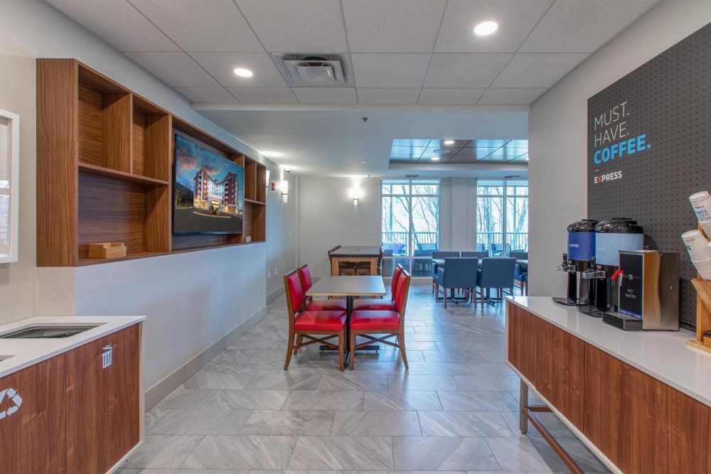 Holiday Inn Express & Suites Asheville Downtown, an IHG Hotel
