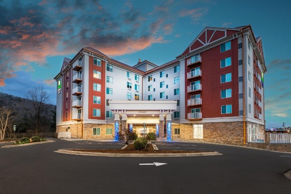 Holiday Inn Express & Suites Asheville Downtown, an IHG Hotel image 1