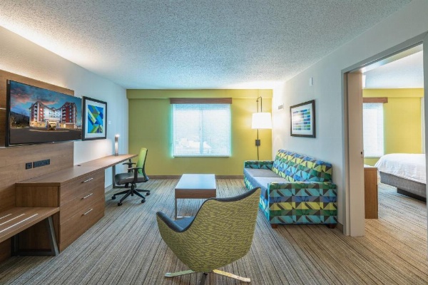 Holiday Inn Express & Suites Asheville Downtown, an IHG Hotel image 13