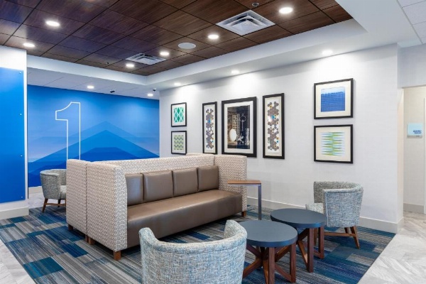 Holiday Inn Express & Suites Asheville Downtown, an IHG Hotel image 8